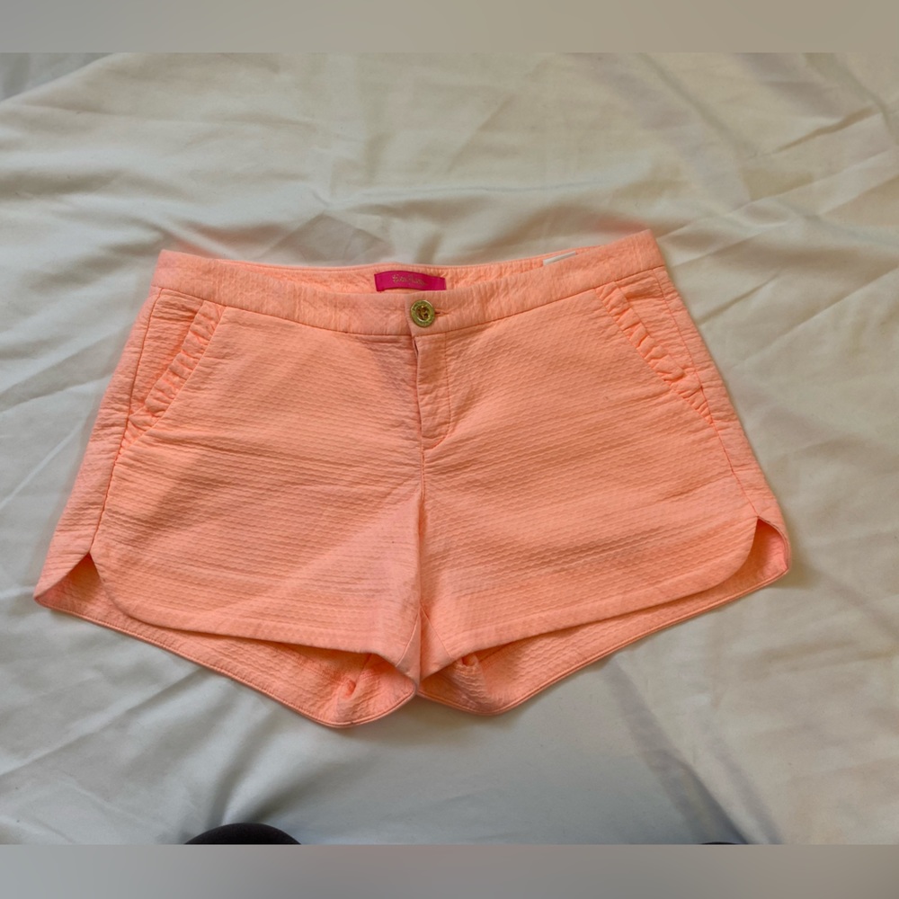 Lilly Pulitzer Shorts. - Picture 5 of 7